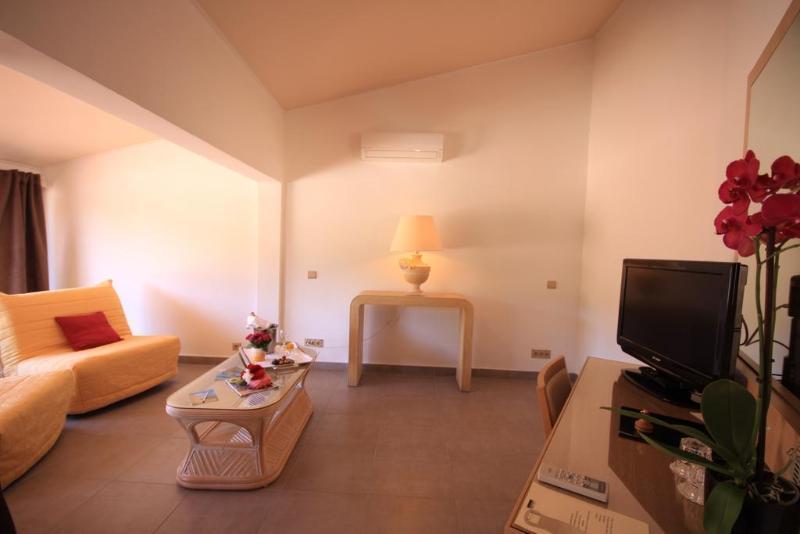 Eden Park Hotel Serriera  ภายนอก รูปภาพ