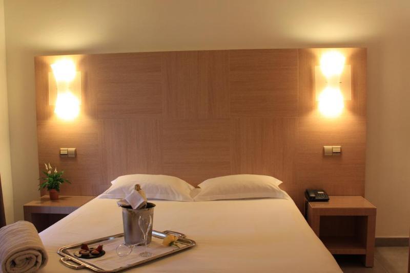 Eden Park Hotel Serriera  ภายนอก รูปภาพ