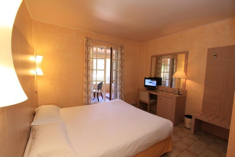 Eden Park Hotel Serriera  ภายนอก รูปภาพ