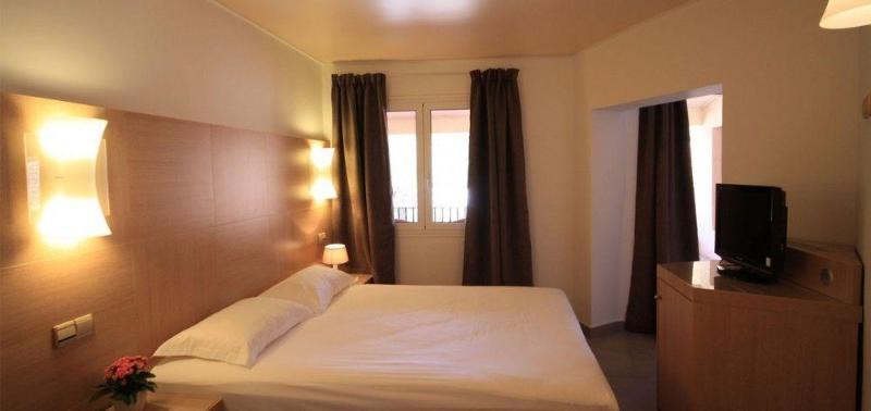 Eden Park Hotel Serriera  ภายนอก รูปภาพ