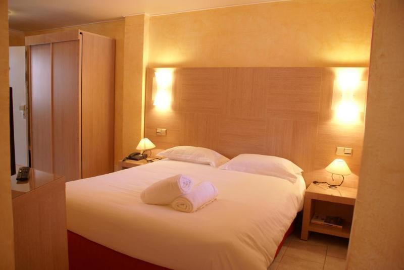 Eden Park Hotel Serriera  ภายนอก รูปภาพ