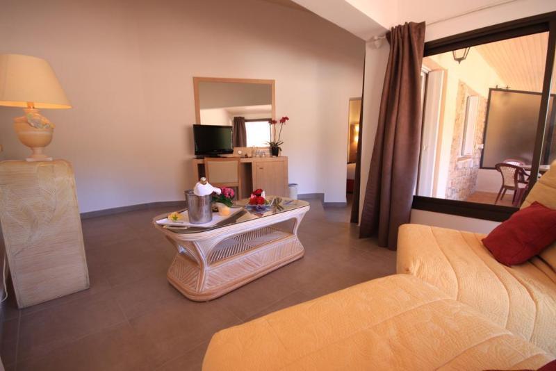 Eden Park Hotel Serriera  ภายนอก รูปภาพ